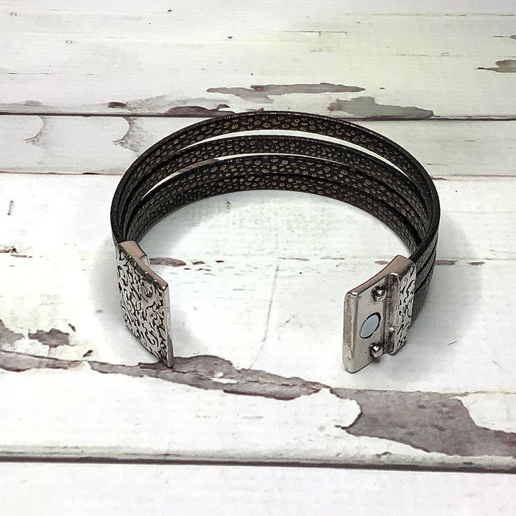 LE312/Multi-Strand Leather Magnetic Clasp Cuff