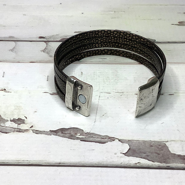 LE312/Multi-Strand Leather Magnetic Clasp Cuff