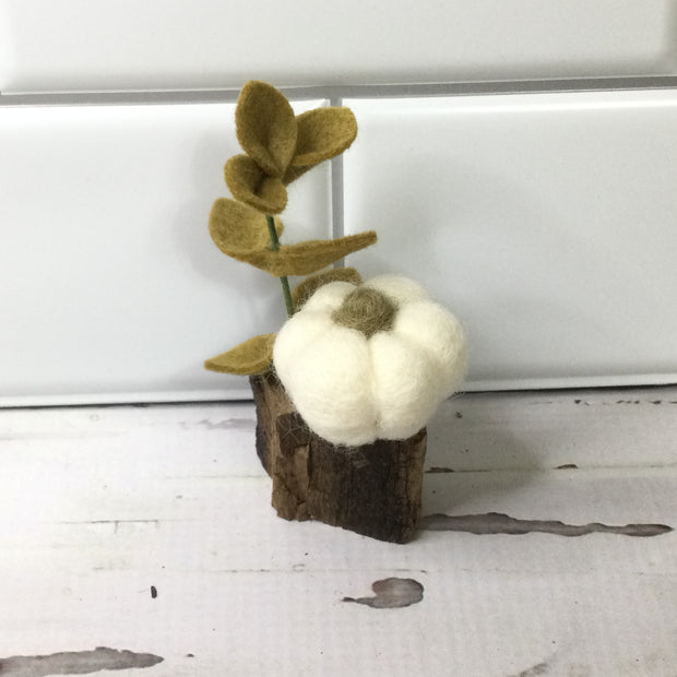 Wooly Pumpkin/On Mini Tree Stump by lydeen