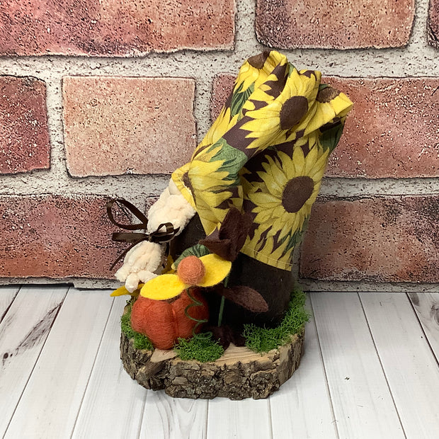 Maisie/Sunflower Hat Girl Gnome, Pumpkin & Flora on Natural Wood Base