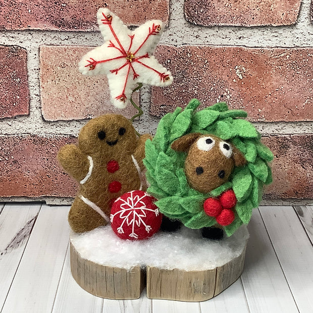 Wreathed Sheep, Gingerbread & Star on Natural Wood Base/Christmas
