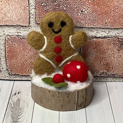 Gingerbread & flora on Natural Wood Base/Christmas