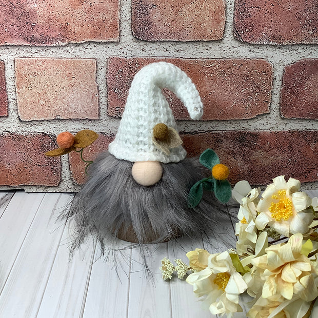 Lou/White Knit Hat Gnome & Flora on Natural Wood Base