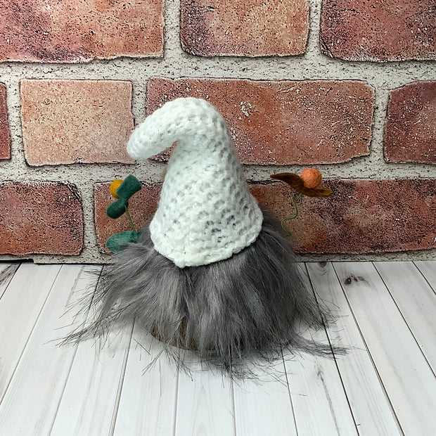 Lou/White Knit Hat Gnome & Flora on Natural Wood Base