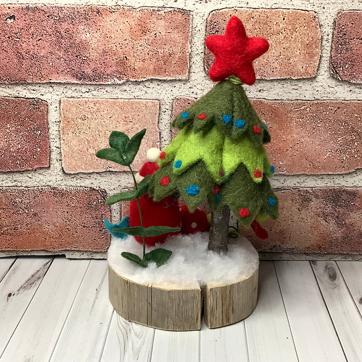 Santa, Tree & flora on Natural Wood Base/Christmas