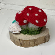 Woodland Gossip Corner