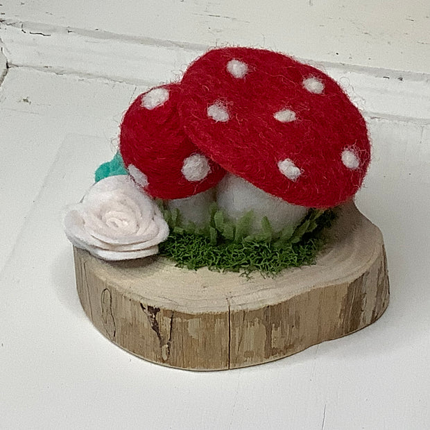 Woodland Gossip Corner