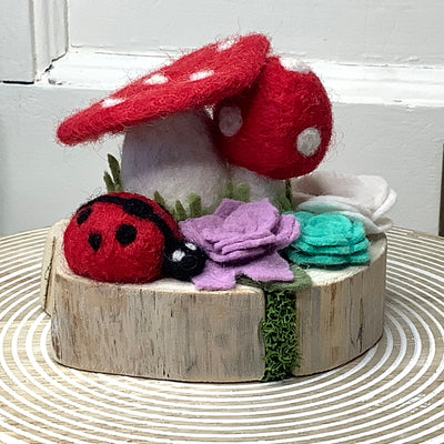Woodland Gossip Corner