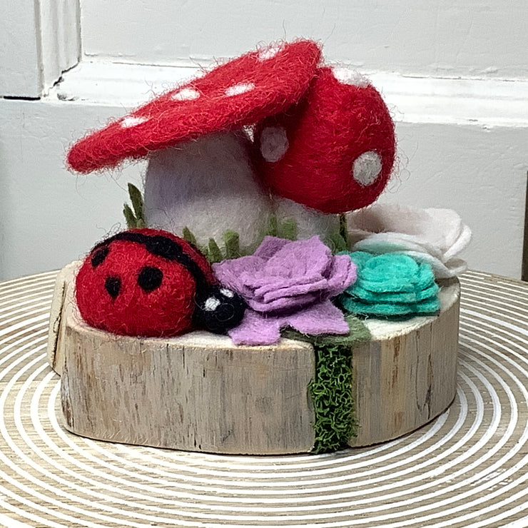 Woodland Gossip Corner