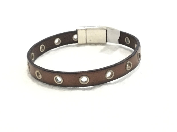 Liam/Flat Leather Eyelet Magnetic Clasp Bracelet