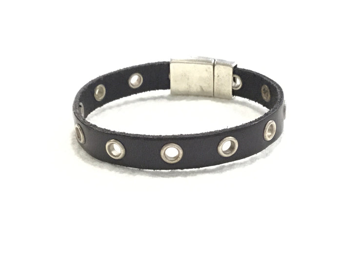 Liam/Flat Leather Eyelet Magnetic Clasp Bracelet